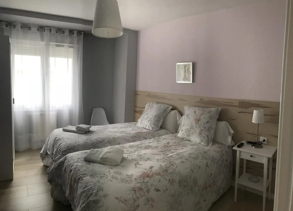 بيت ضيافة Alojamientos Olga بنبلونة